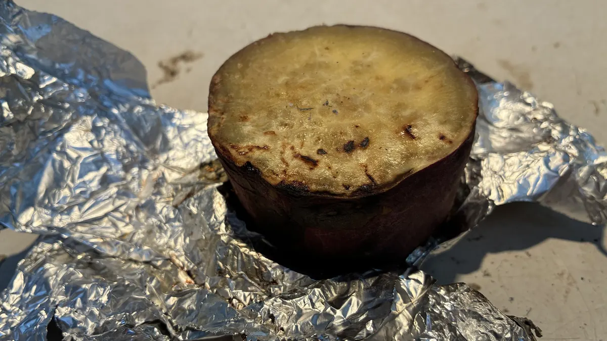 冒険遊び場の見学の最後に食べた焼き芋